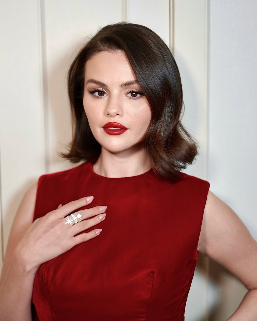 صيحة الظلال البنية بأسلوب سيلينا غوميز- الصورة من صفحة Soo Park Makeup على انستغرام